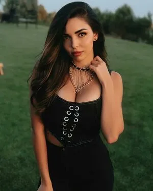 Tara Yazdi / tara.yazdi / thatpersiangirltara фото голая #0205
