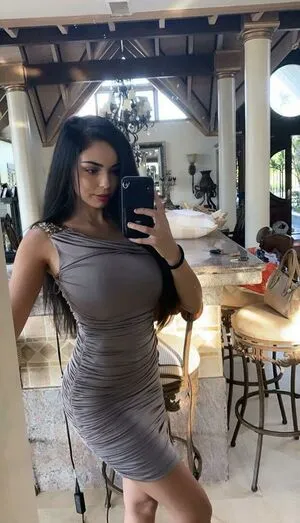 Tara Yazdi / tara.yazdi / thatpersiangirltara фото голая #0210