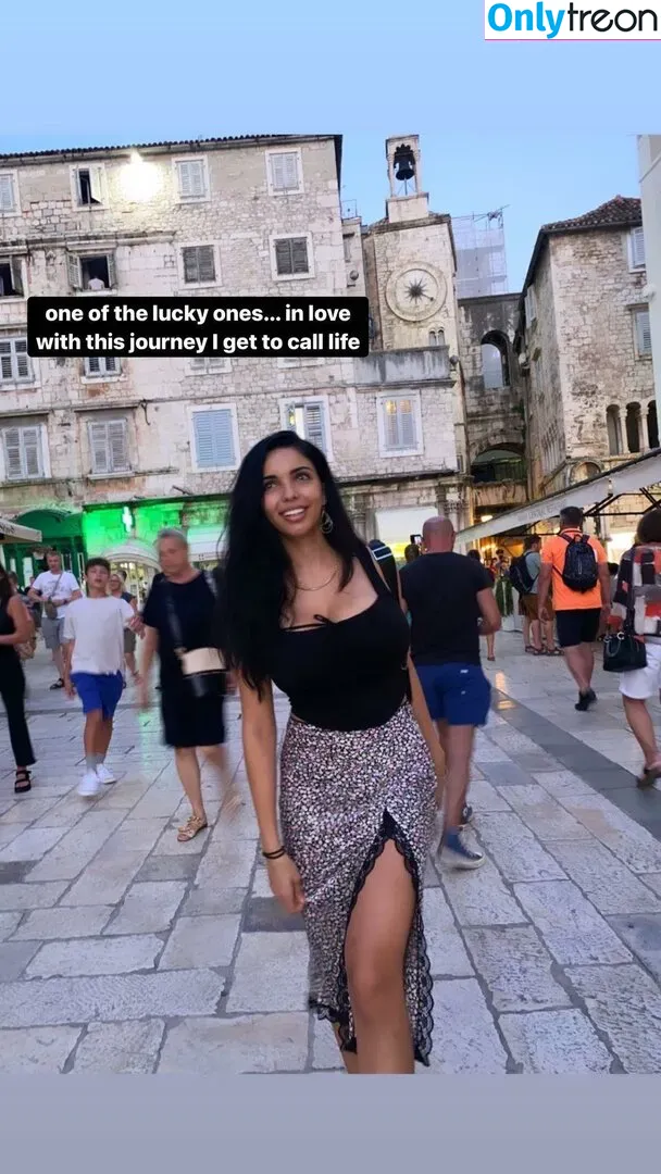 Tara Yazdi голая photo #0015 (tara.yazdi / thatpersiangirltara)