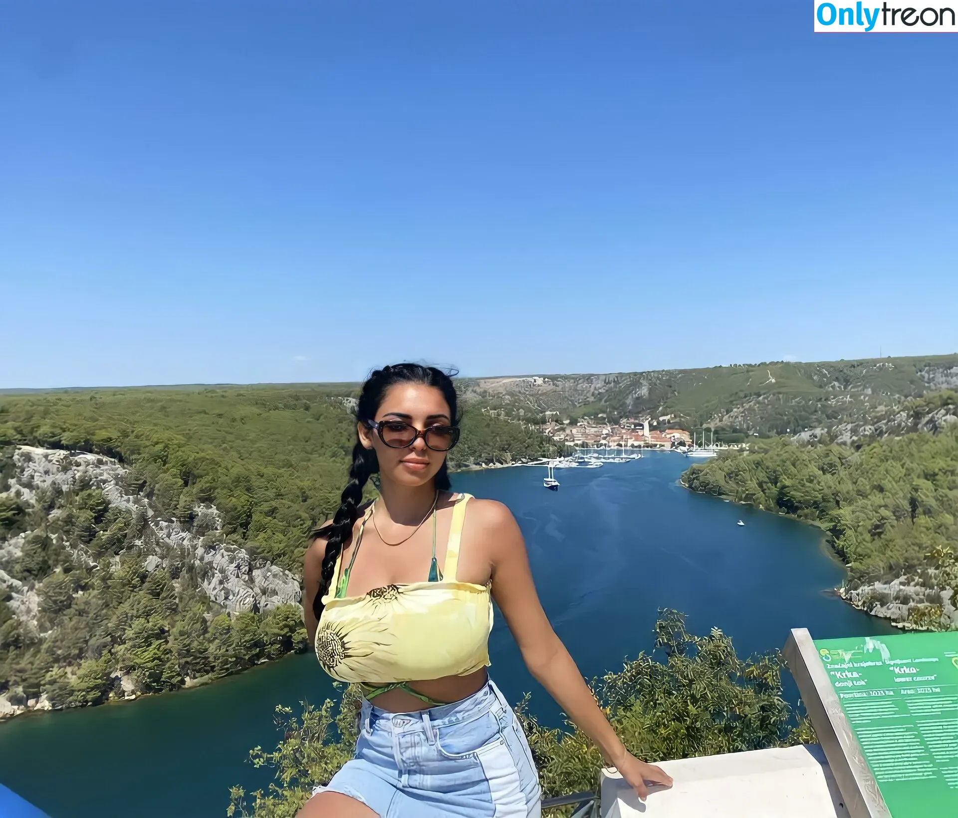 Tara Yazdi голая photo #0045 (tara.yazdi / thatpersiangirltara)