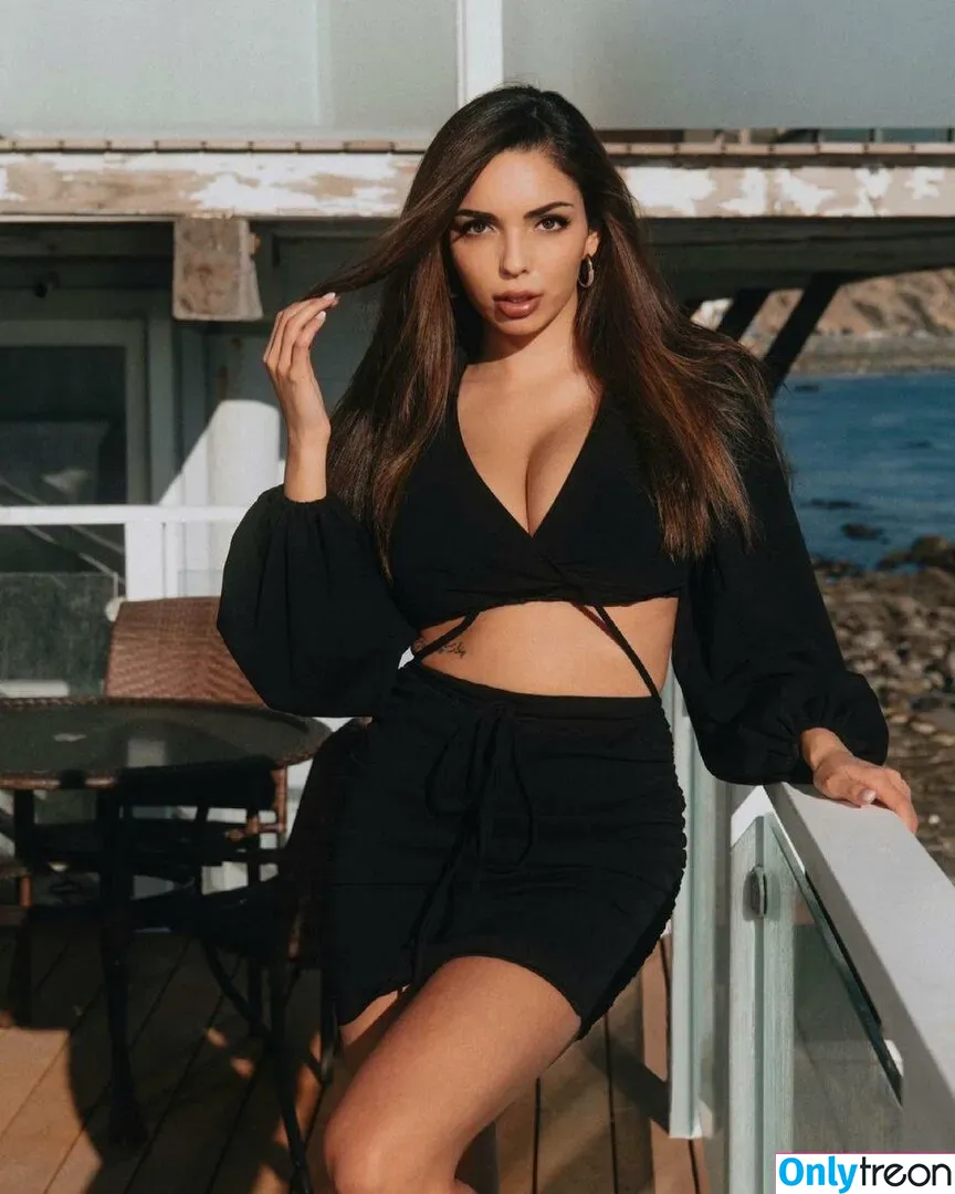 Tara Yazdi голая photo #0061 (tara.yazdi / thatpersiangirltara)