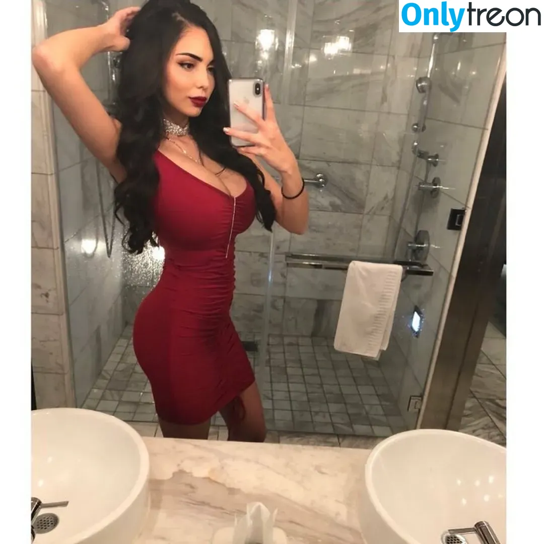 Tara Yazdi голая photo #0121 (tara.yazdi / thatpersiangirltara)
