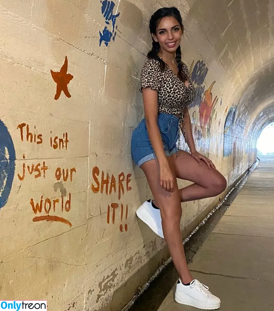 Tara Yazdi nude photo #0144 (tara.yazdi / thatpersiangirltara)