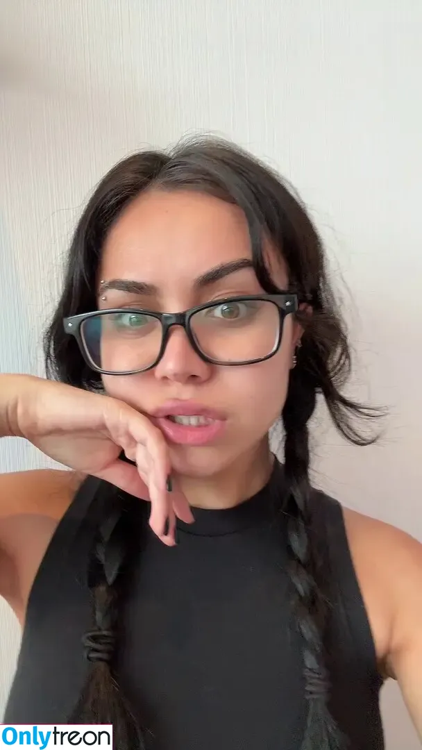 Tara Yummy nude photo #0600 (taratasty / tarayummyy)