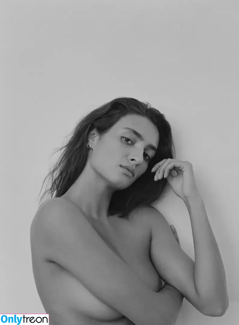 Tara Zoe Woltjes nude photo #0011 (tarazoewoltjes)
