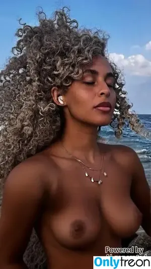  nude photo #0004
