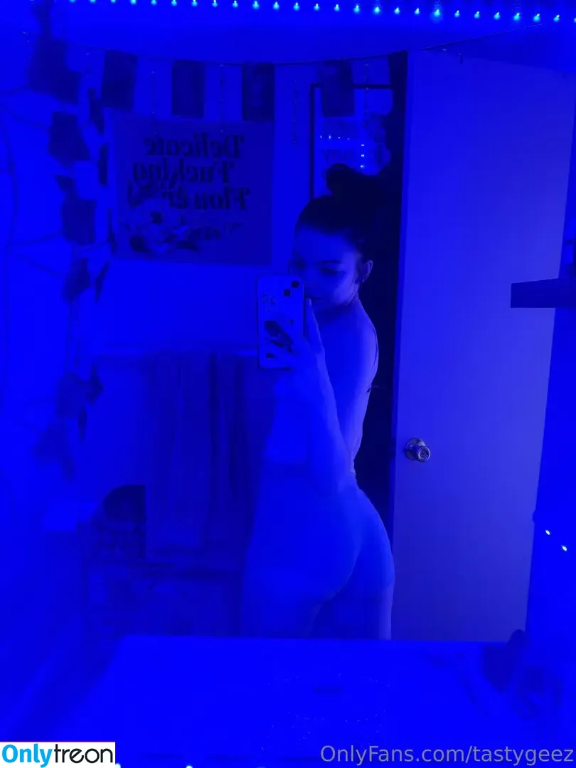 tastygeez nude photo #0015 (tastygeez)
