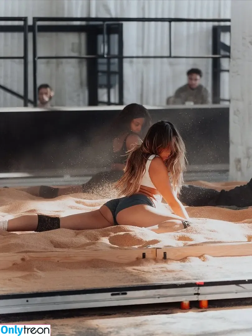 Tate McRae голая photo #2504 (cakebattercatter / tatemcrae)