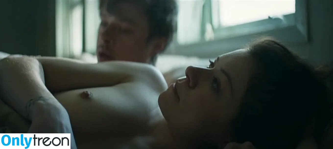 Tatiana Maslany nude photo #0007 (tatianamaslany)