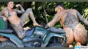 tattedflapz nude photo #0007