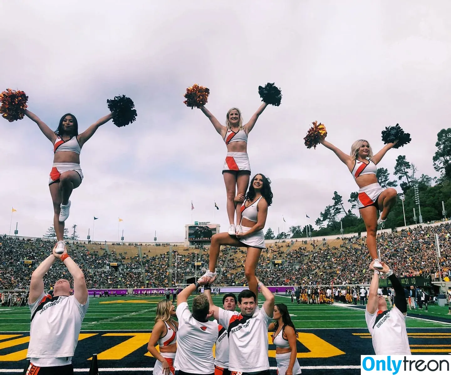 Taylor Johnson Cheer голая photo #0013 (beavercheer_taybug / taybug908)