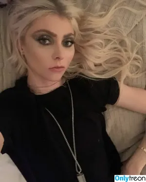 Taylor Momsen / aryelsoul / taylormomsen nude photo #0577