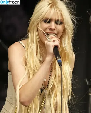 Taylor Momsen / aryelsoul / taylormomsen nude photo #0580