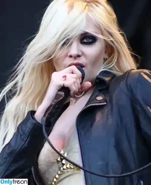 Taylor Momsen / aryelsoul / taylormomsen nude photo #0581