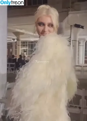 Taylor Momsen / aryelsoul / taylormomsen nude photo #0649
