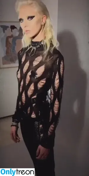 Taylor Momsen / aryelsoul / taylormomsen nude photo #0653