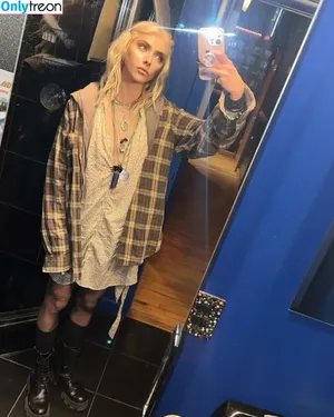 Taylor Momsen / aryelsoul / taylormomsen nude photo #0677
