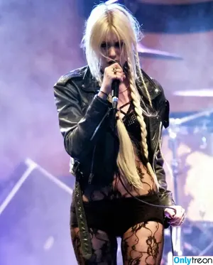 Taylor Momsen / aryelsoul / taylormomsen nude photo #0686