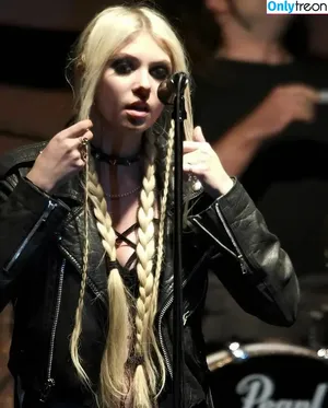 Taylor Momsen / aryelsoul / taylormomsen nude photo #0694