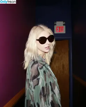 Taylor Momsen / aryelsoul / taylormomsen nude photo #0710