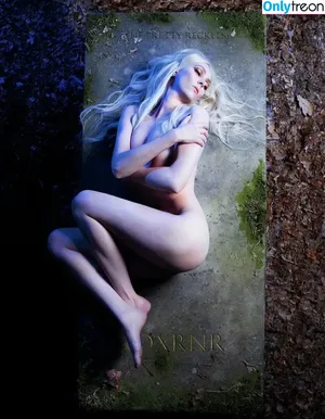 Taylor Momsen / aryelsoul / taylormomsen nude photo #0722