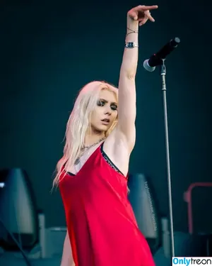 Taylor Momsen / aryelsoul / taylormomsen nude photo #0744