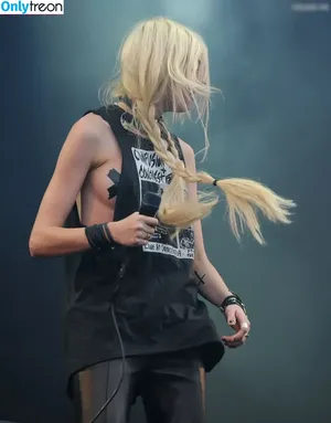 Taylor Momsen / aryelsoul / taylormomsen nude photo #0760