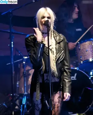 Taylor Momsen / aryelsoul / taylormomsen nude photo #0788