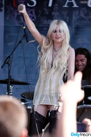 Taylor Momsen / aryelsoul / taylormomsen nude photo #0813