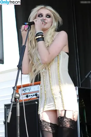 Taylor Momsen / aryelsoul / taylormomsen nude photo #0822