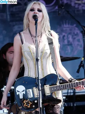 Taylor Momsen / aryelsoul / taylormomsen nude photo #0842
