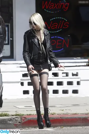 Taylor Momsen / aryelsoul / taylormomsen nude photo #0854