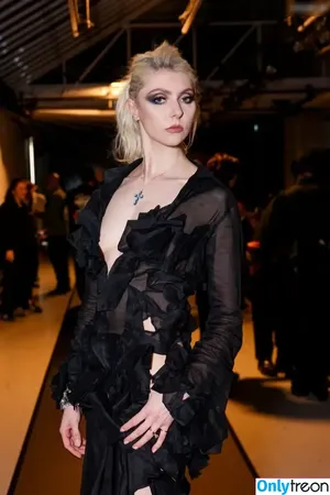 Taylor Momsen / aryelsoul / taylormomsen nude photo #0867