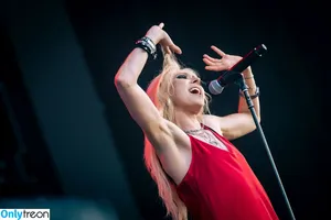Taylor Momsen / aryelsoul / taylormomsen nude photo #0877