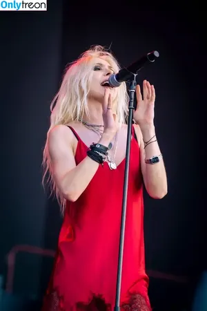 Taylor Momsen / aryelsoul / taylormomsen nude photo #0880