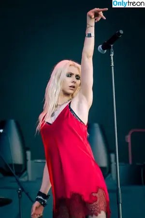 Taylor Momsen / aryelsoul / taylormomsen nude photo #0885