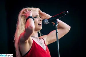 Taylor Momsen / aryelsoul / taylormomsen nude photo #0886