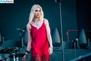 Taylor Momsen / aryelsoul / taylormomsen фото голая #0904
