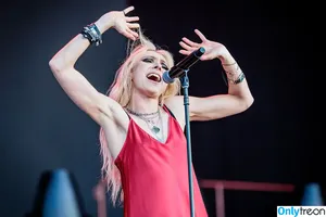 Taylor Momsen / aryelsoul / taylormomsen фото голая #0913
