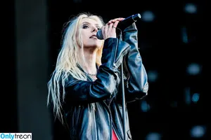 Taylor Momsen / aryelsoul / taylormomsen фото голая #0924