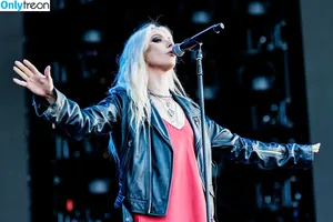 Taylor Momsen / aryelsoul / taylormomsen фото голая #0931