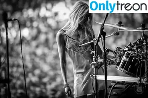 Taylor Momsen / aryelsoul / taylormomsen фото голая #0935