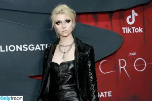 Taylor Momsen / aryelsoul / taylormomsen фото голая #0946