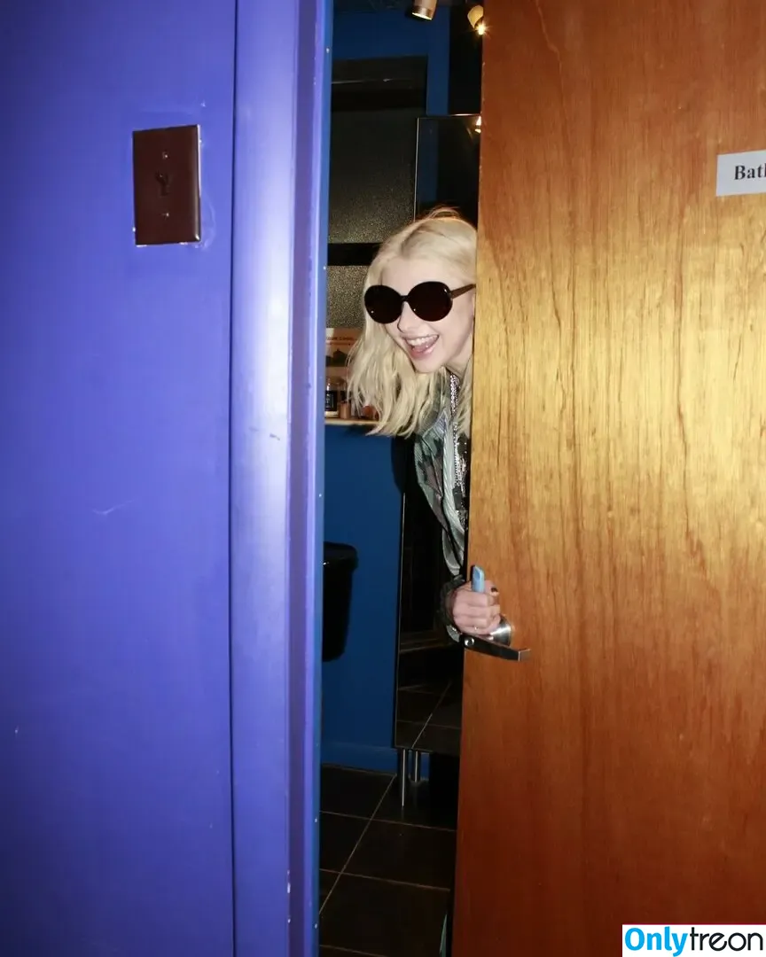 Taylor Momsen nude photo #0699 (aryelsoul / taylormomsen)