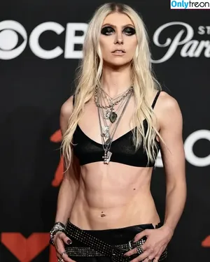 Taylor Momsen / aryelsoul / taylormomsen nude photo #1118