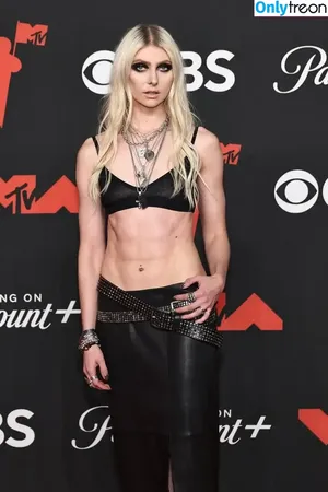 Taylor Momsen / aryelsoul / taylormomsen nude photo #1131