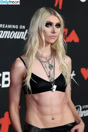 Taylor Momsen / aryelsoul / taylormomsen nude photo #1138