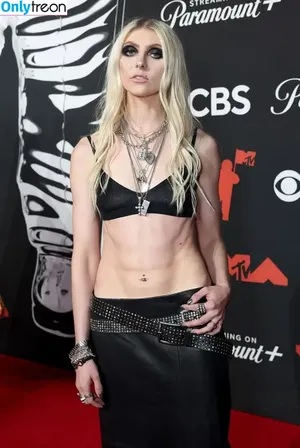 Taylor Momsen / aryelsoul / taylormomsen nude photo #1146