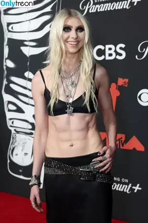 Taylor Momsen / aryelsoul / taylormomsen nude photo #1148