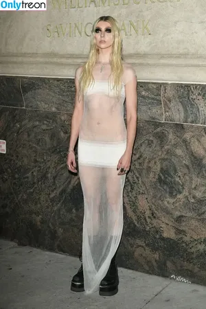 Taylor Momsen / aryelsoul / taylormomsen nude photo #1163